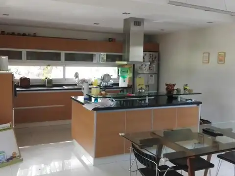 CASA EN VENTA EN LA PEREGRINA