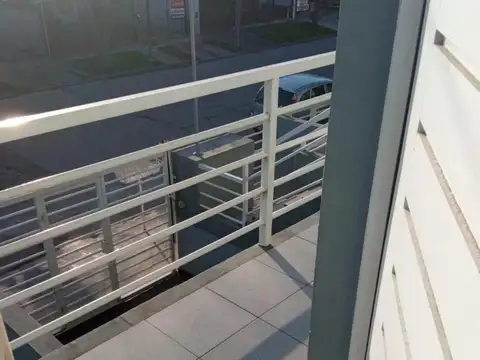 Depto Tipo Casa en Venta al Este