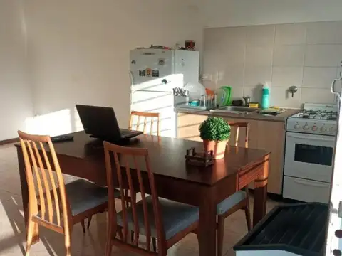 Depto Tipo Casa 2 ambientes con 1 baño