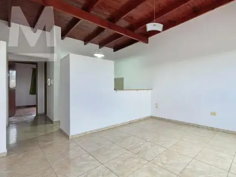 Departamento en Alquiler en Villa Elvira, $ 480.000
