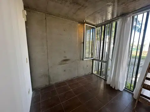 Casa en Alquiler con 1 cochera
