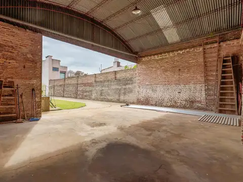 Casa en Venta con 4 cocheras