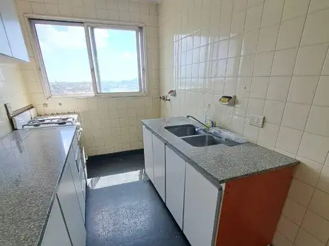 Alquiler de 3 ambientes sobre Av.Mitre 2500