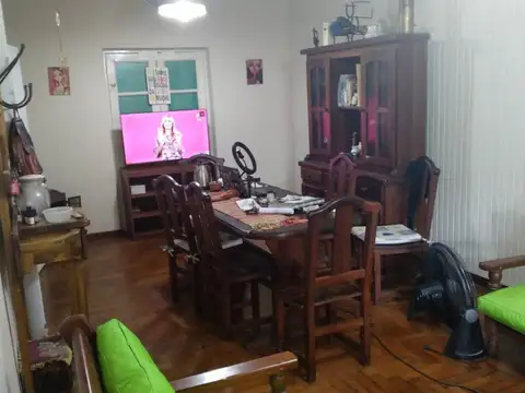 Casa 4 ambientes con 1 baño