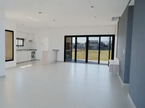 CASA EN ALQUILER 5 AMBIENTES BARRIO EL ALJIBE