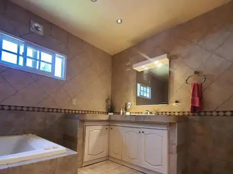 Casa 3 ambientes con 2 baños