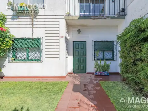 Casa 6 ambientes con 2 baños
