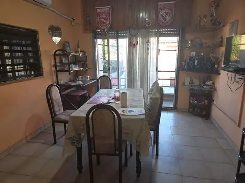 VENTA CASA MULTIFAMILIAR A REFACCIONAR  SAN JUST0