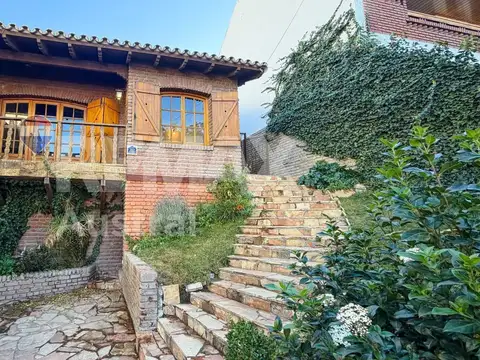 CASA 4 HABITACIONES Bº CENTRO
