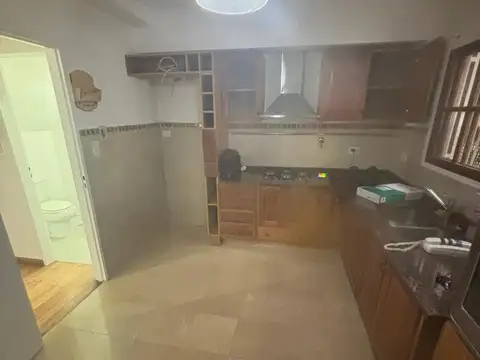 Casa en Alquiler con 1 cochera
