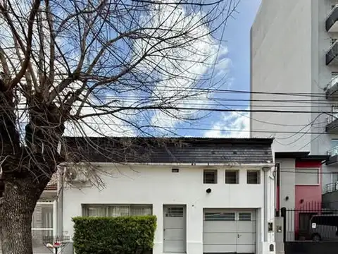 CASA DE 5 AMBIENTES EXCELENTE UBICACION Y LOTE