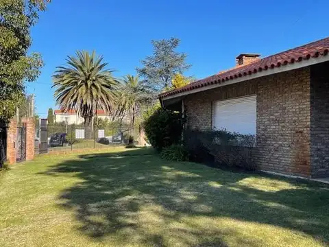 Casa  en Venta en Carrasco, Montevideo