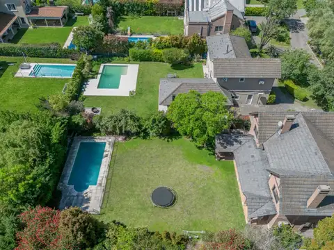 CASA EN VENTA 6 AMBIENTES BARRIO CERRADO EN PILAR