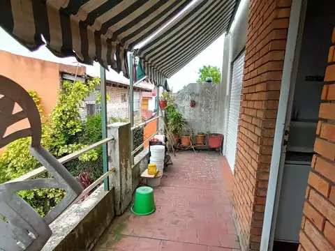 Depto Tipo Casa en Venta con 1 cocheras