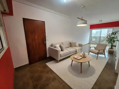 Departamento 2 amb. Balcón al Fte. Muy luminoso. Lavadero x separado. Baulera en Terraza.