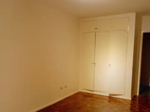 Maza 900, Piso 1