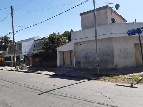 Casa en alquiler - 2 Dormitorios 1 Baño - La Matanza
