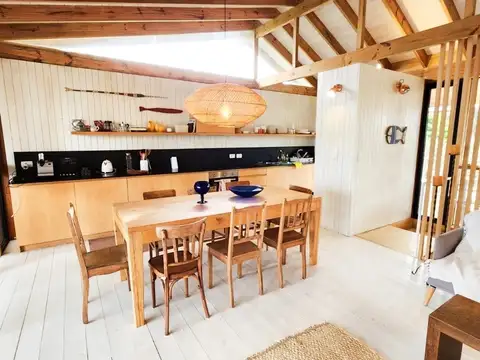 Casa 4 ambientes con 3 baños