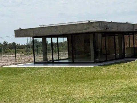 Casa en Venta en Russell, USD 155.000