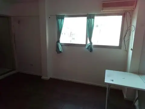 Uruguay 800, Piso 10°