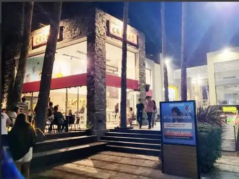 En Cariló | Local en Galería Los Tipales