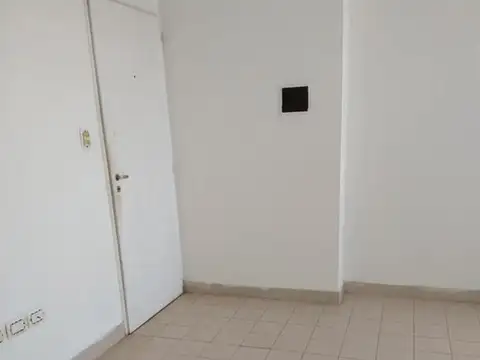 ALQUILER MONOAMBIENTE DIVIDIDO EN 69 Y 8