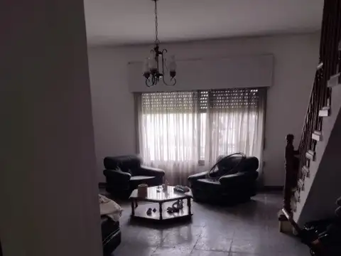Depto Tipo Casa 3 ambientes con 2 baños