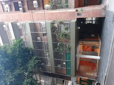 vuelta de obligado 2500, Piso 4