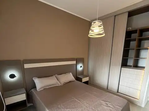 Departamento - TRES AMBIENTES A LA CALLE CON BALCÓN Y VISTA AL MAR