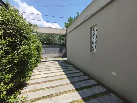 Casa 2 ambientes con 2 baños