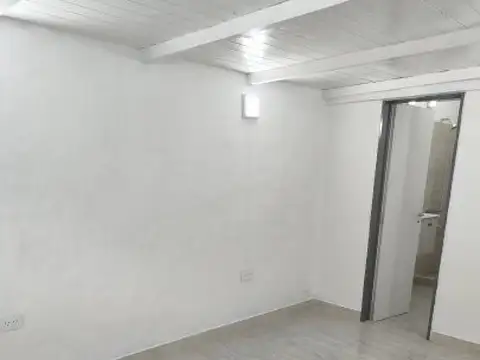 Depto Tipo Casa en Alquiler en Chilavert, $ 450.000