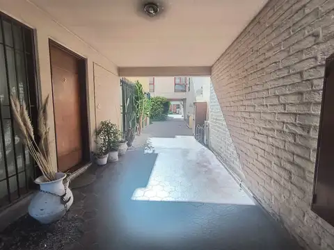 VENTA DUPLEX CON TERRAZA EN  QUINTA SECCION