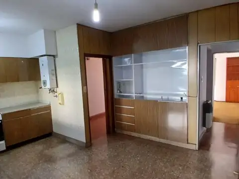 E Zeballos 1800, Piso 1