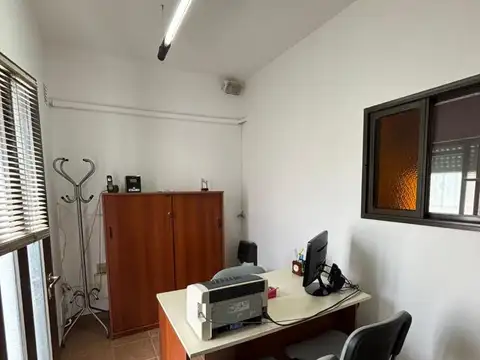 Alquiler casa / oficina 1 dormitorio.