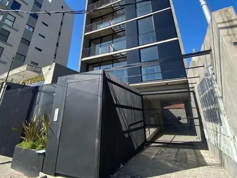 Alquiler- Semipiso de 2 ambientes c/ cochera,  Haedo Norte