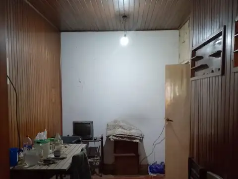 Casa 2 ambientes con 1 baño