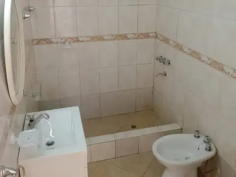 Ph Tipo Casa De 3 Ambientes En Alquiler