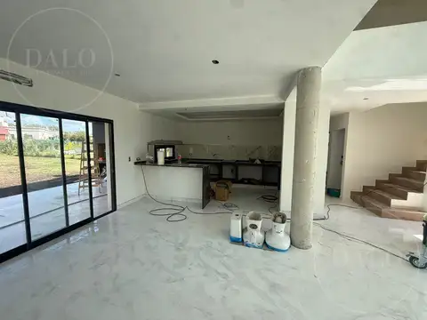 Casa 4 ambientes en Venta en Santa Elena