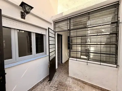 VENTA PH 3 AMBIENTES. TACUARI N 86, BERNAL ESTE.