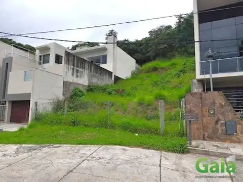 Terreno en Venta en Barrio Tres Cerritos, USD 68.000