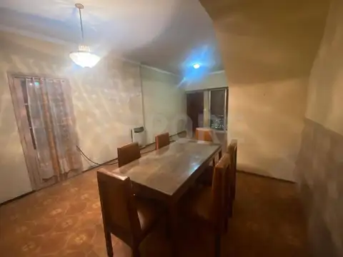 Depto Tipo Casa en Venta 50 años