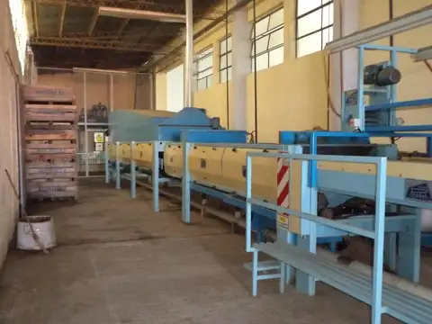 Galpon en Venta 100  mts Fondo