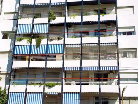 Alquiler Pesos departamento 3 ambientes con Balcon sobre Av Libertador