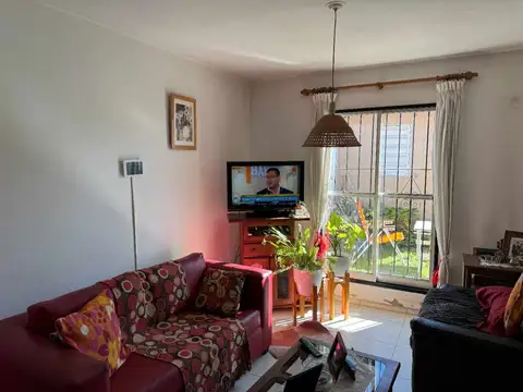 Venta Casa de 2 Dormitorios en Esquina MARQUEZ