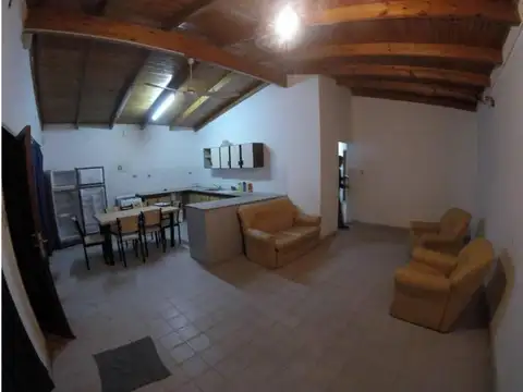 Casa 4 ambientes con 2 baños