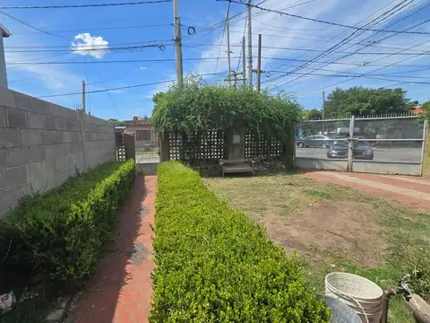 Depto Tipo Casa 3 ambientes con 2 baños