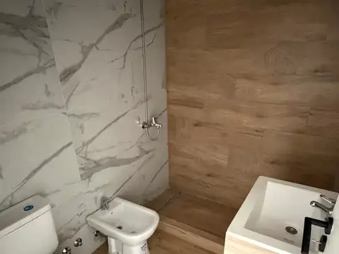 DEPARTAMENTO 2 AMB - 2° PISO FRENTE - CON BALCON  - ENTREGA INMEDIATA