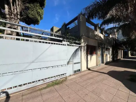 CASA EN VENTA - LOTE DE 12 X 12