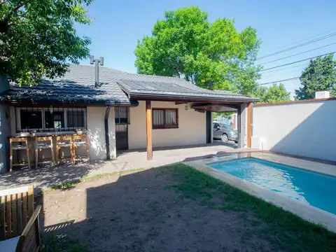 CHALET APTO CREDITO 4 AMB 2 BAÑOS GARAJE PILETA