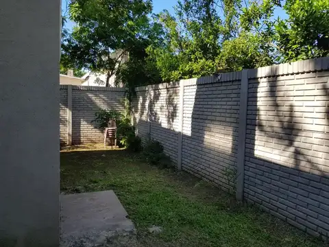 Casa 2 ambientes con 1 baño